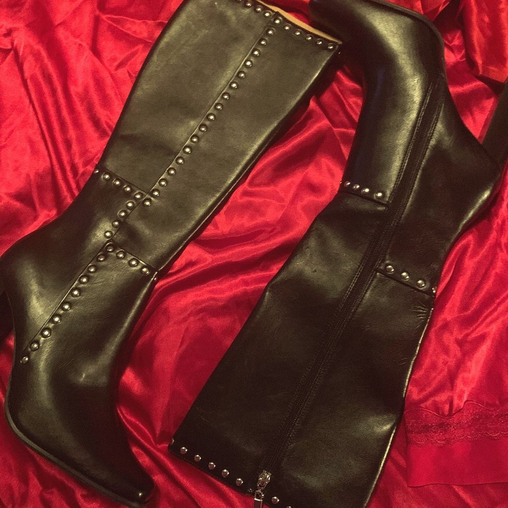 Black Boots